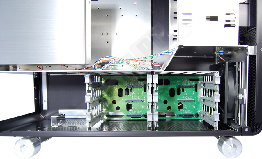 lian li pc v1000z int&eacute;rieur dos