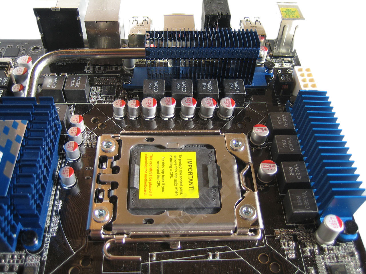 Comparatif cartes mères X58 photo Asus P6T ports socket 1366