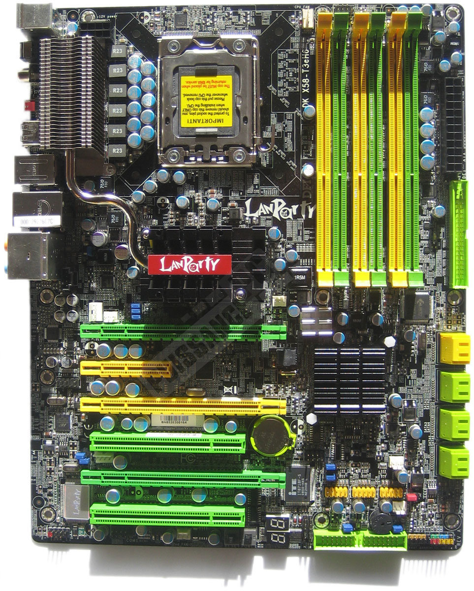 Comparatif cartes m&egrave;res X58 photo DFI
