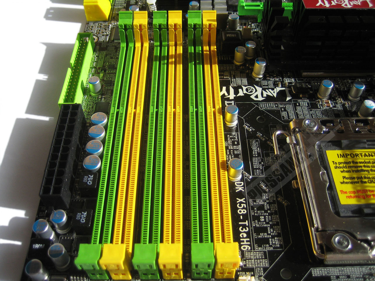 Comparatif cartes m&egrave;res X58 photo DFI