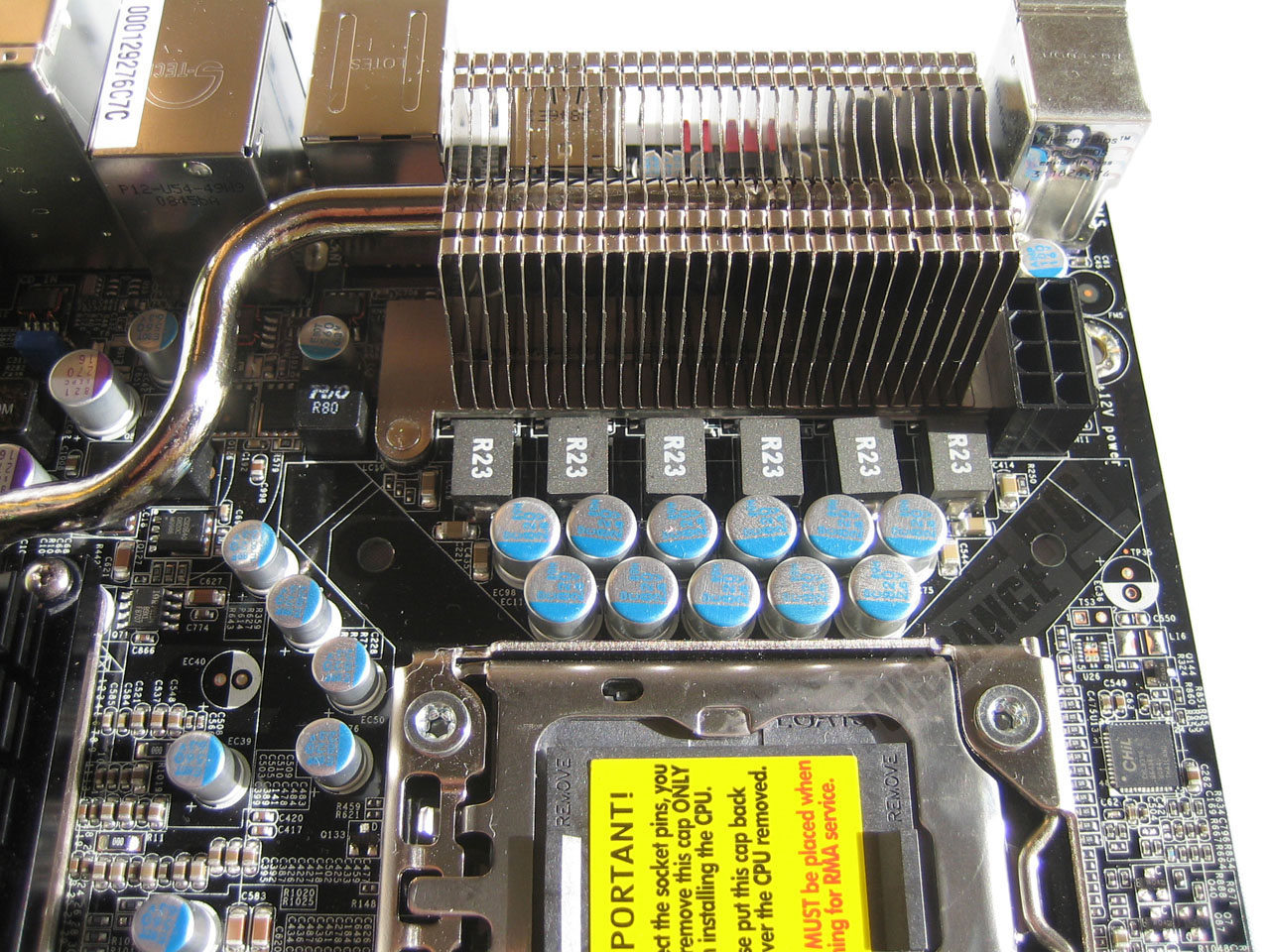 Comparatif cartes m&egrave;res X58 photo DFI