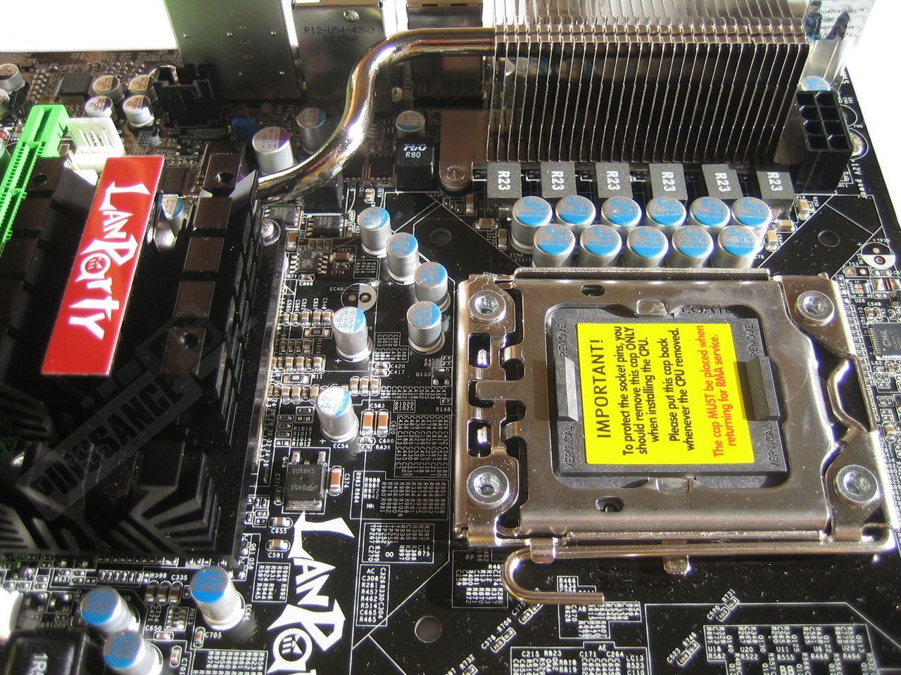 Comparatif cartes m&egrave;res X58 photo DFI