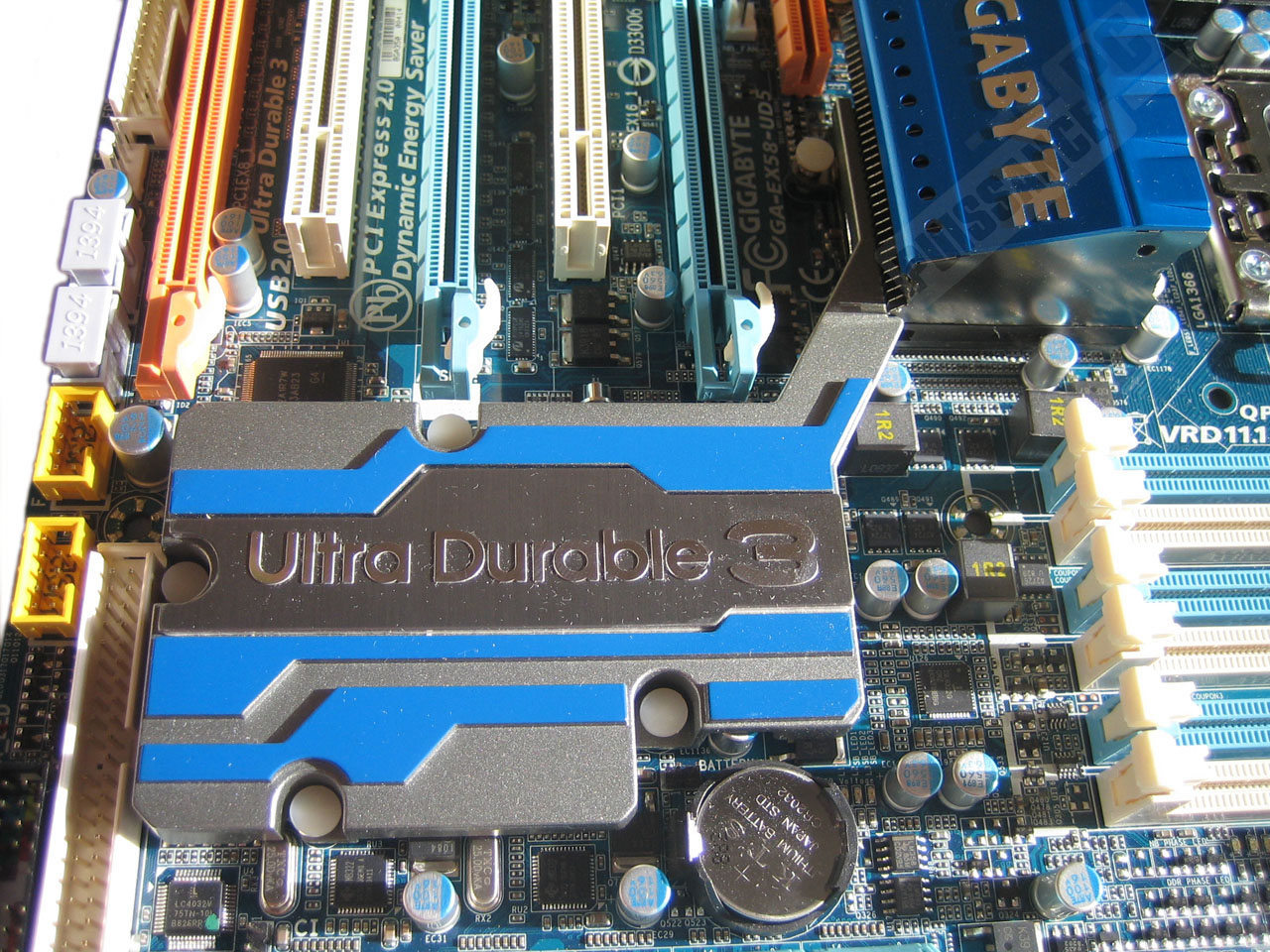 Comparatif cartes m&egrave;res X58 photo Gigabyte