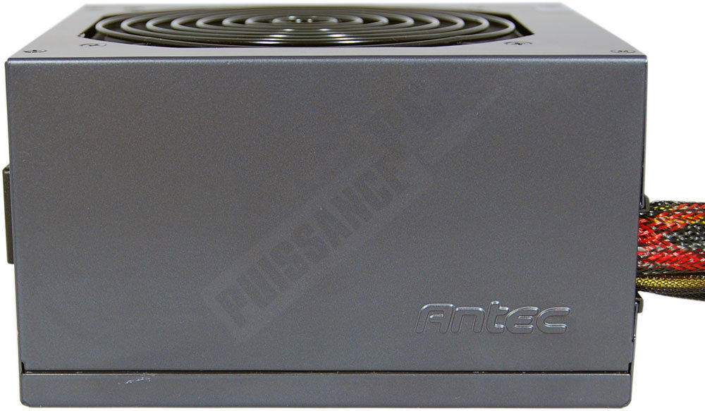 antec truepower new 750w dessous