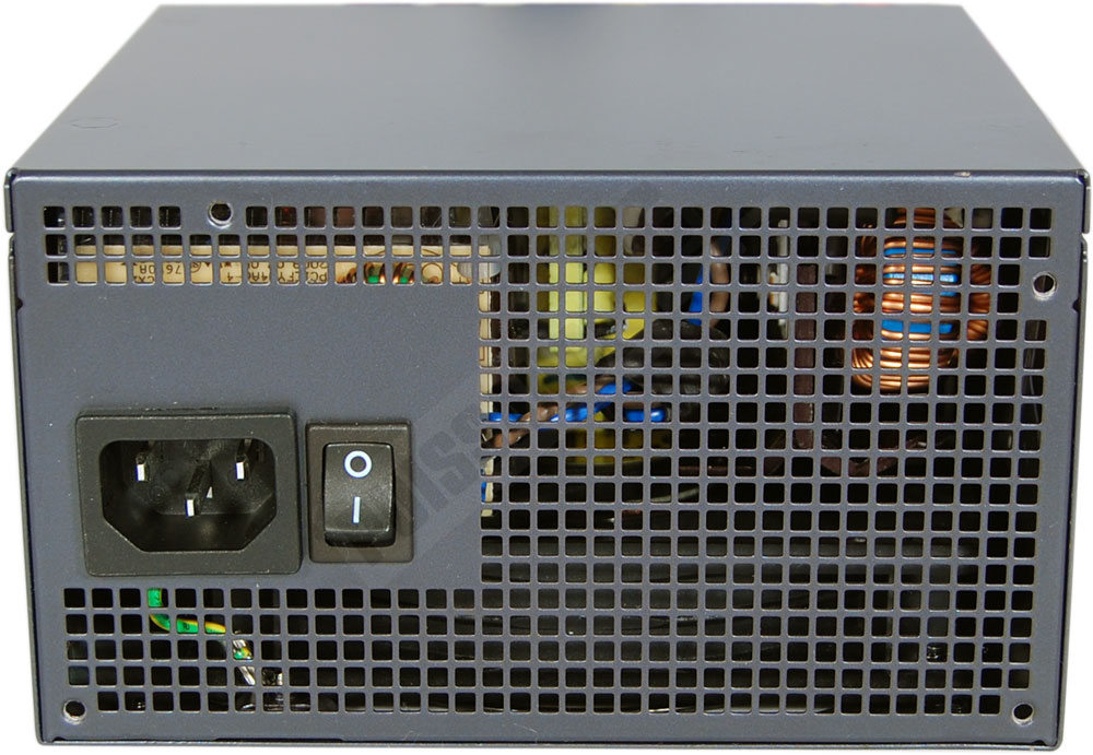 antec truepower new 750w dessous