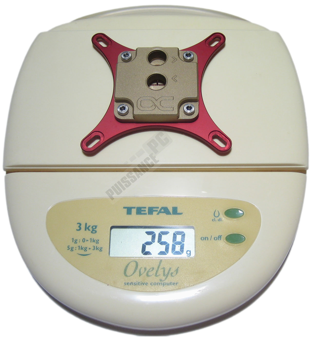 Dossier Alphacool HF14 Yellowstone photo pes&eacute;e hf14