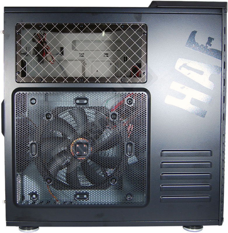Cooler Master HAF 932 c&ocirc;t&eacute;