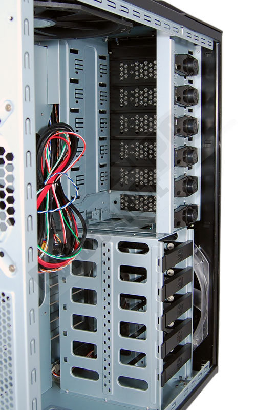 Cooler Master HAF 932 int&eacute;rieur avant