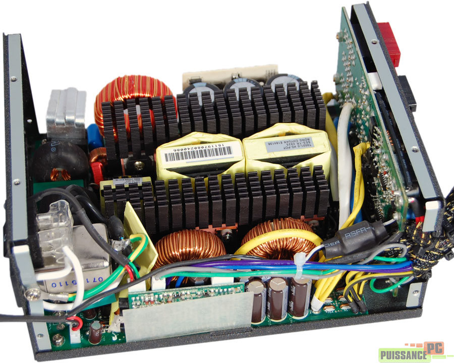 enermax revolution 85+ 1050w int&eacute;rieur suite