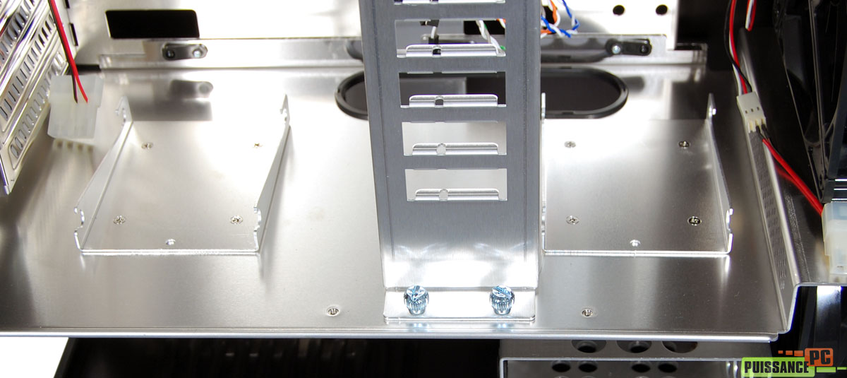 Lian Li PC-X1000 emplacements 2.5
