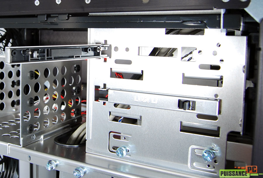 Lian Li PC-X1000 fixation 5.25