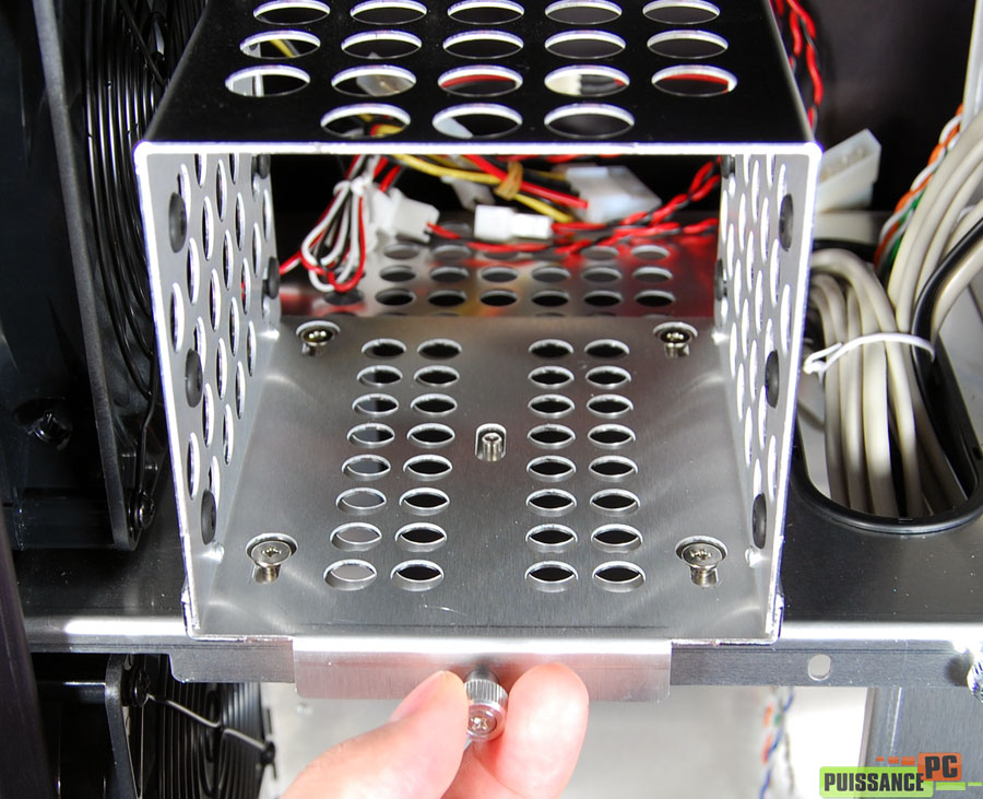 Lian Li PC-X1000 fixations DD