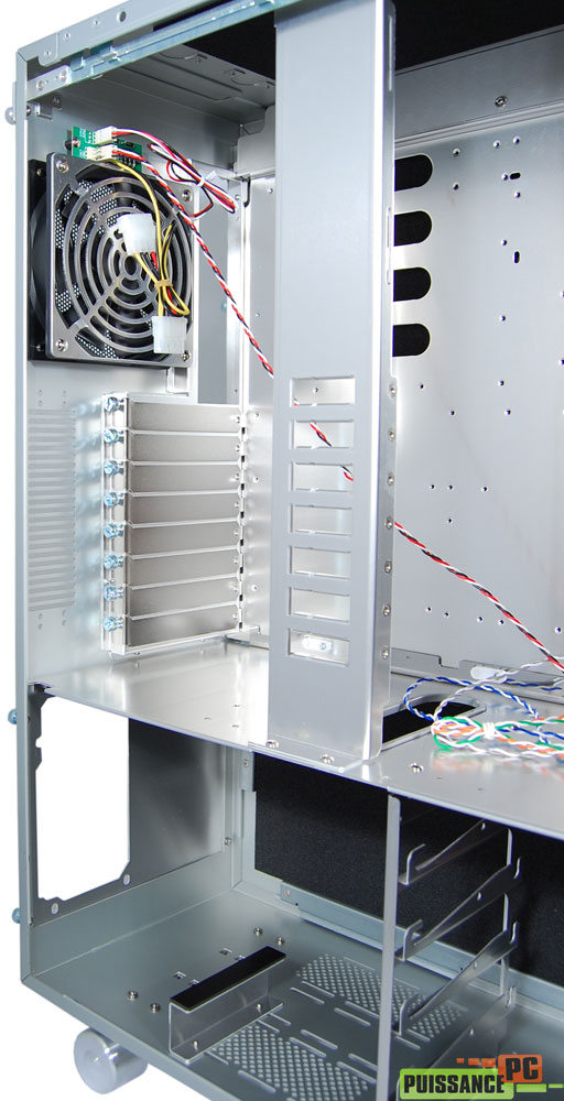 Lian Li PC-V2110 int&eacute;rieur arri&egrave;re