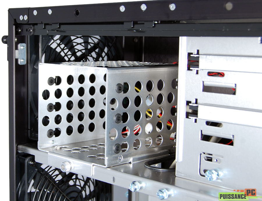 Lian Li PC-X1000 intérieur arrière haut