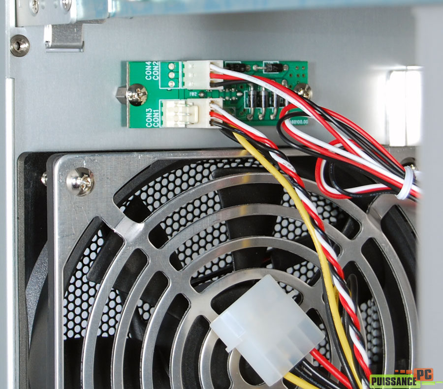 Lian Li PC-V2110 int&eacute;rieur arri&egrave;re haut