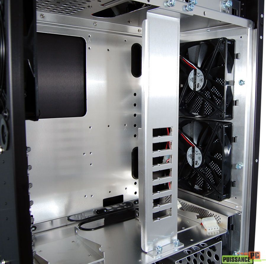Lian Li PC-X1000 intérieur avant