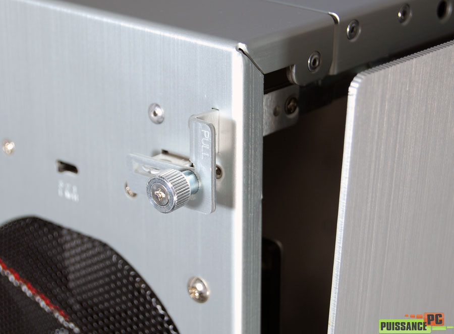 Lian Li PC-V2110 ouverture