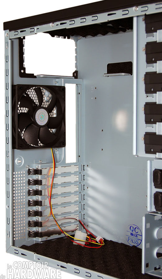 Cooler Master Sileo 500 intérieur arrière