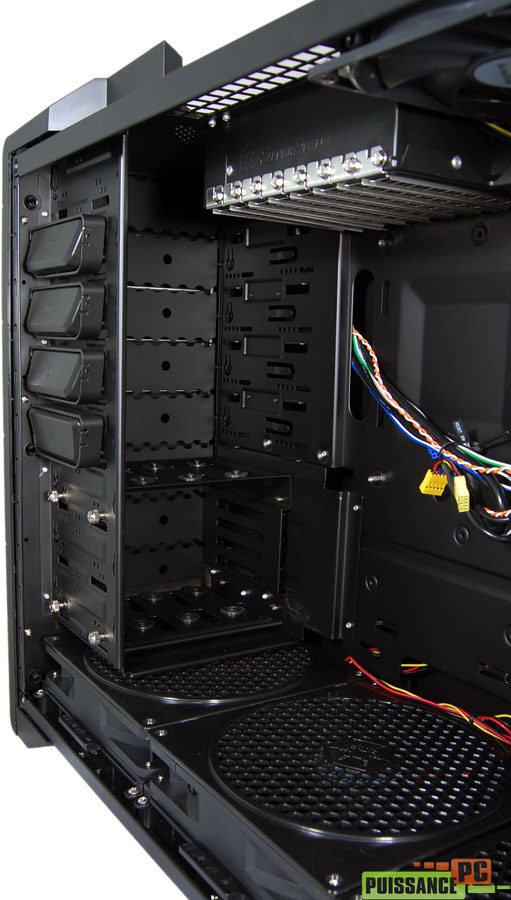 Silverstone Raven 2 intérieur avant