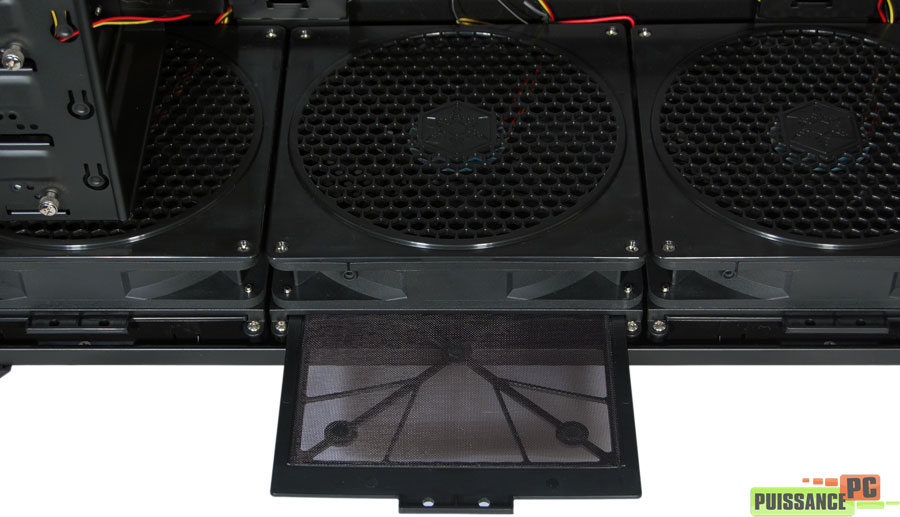 Silverstone Raven 2 intérieur bas suite