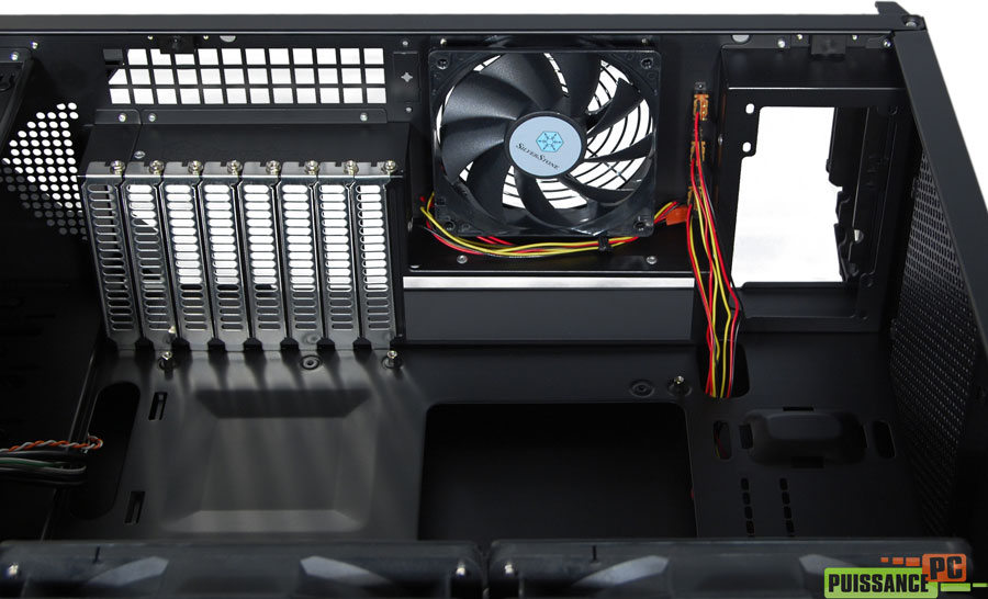 Silverstone Raven 2 intérieur haut