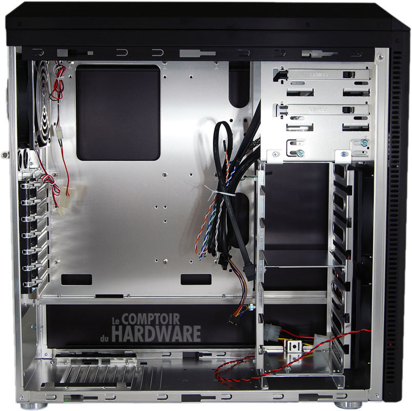 Lian Li PC-B25F interieur