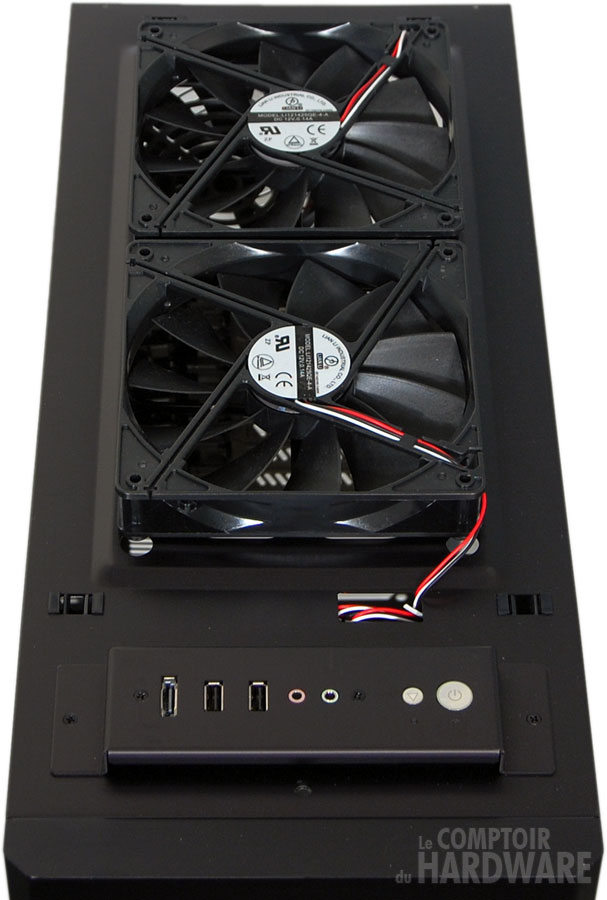 Lian Li PC-B25F ouverture dessus 2