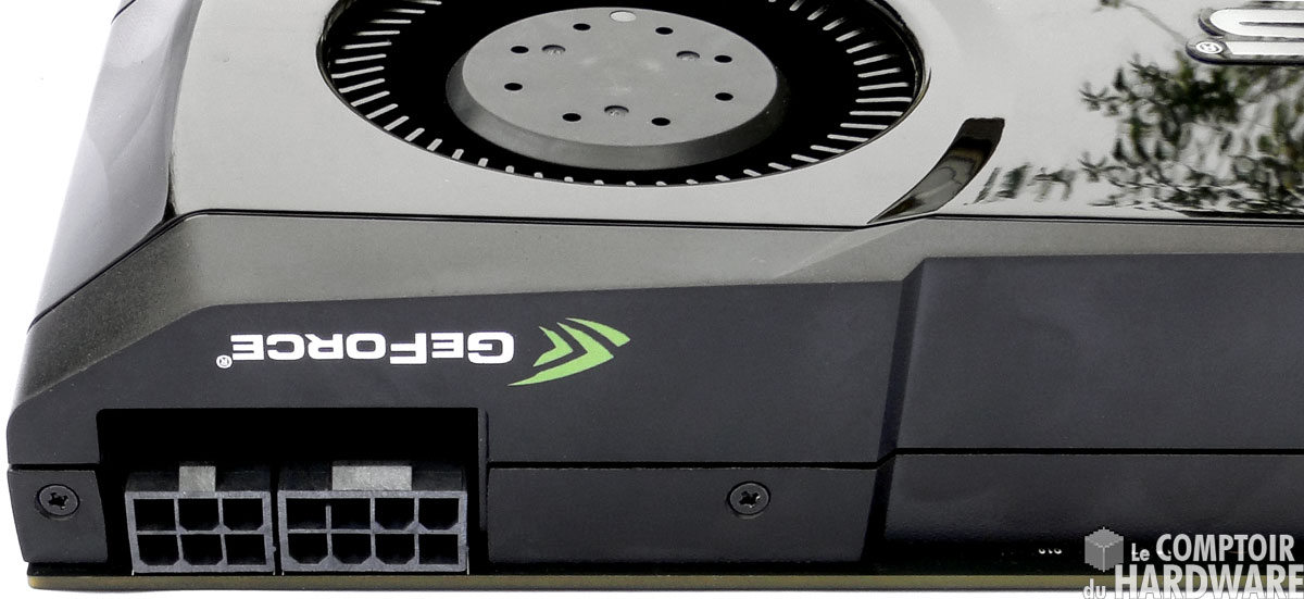 Asus GeFORCE GTX 580 connecteurs alim