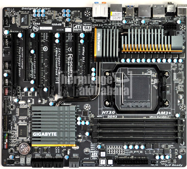 gigabyte_990fxa_ud7_akihabara.jpg