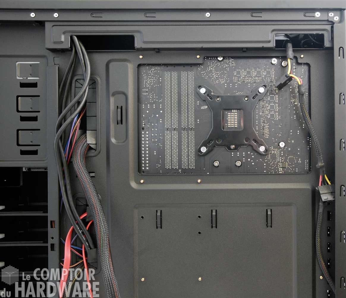 acces backplate sur Antec P280 