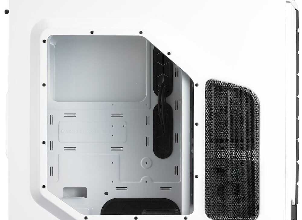 CM Storm Stryker vue côté porte vitrée