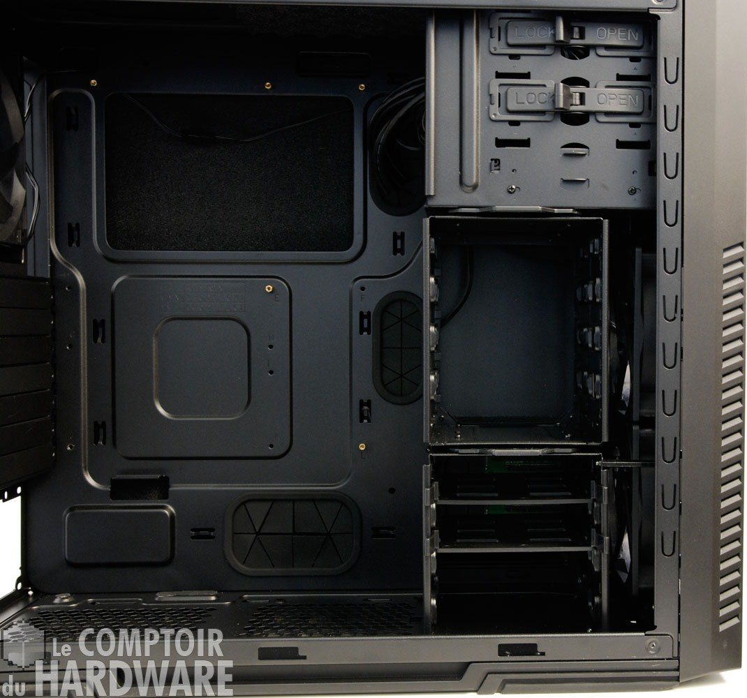 Baies de stockage sur Silencio 650