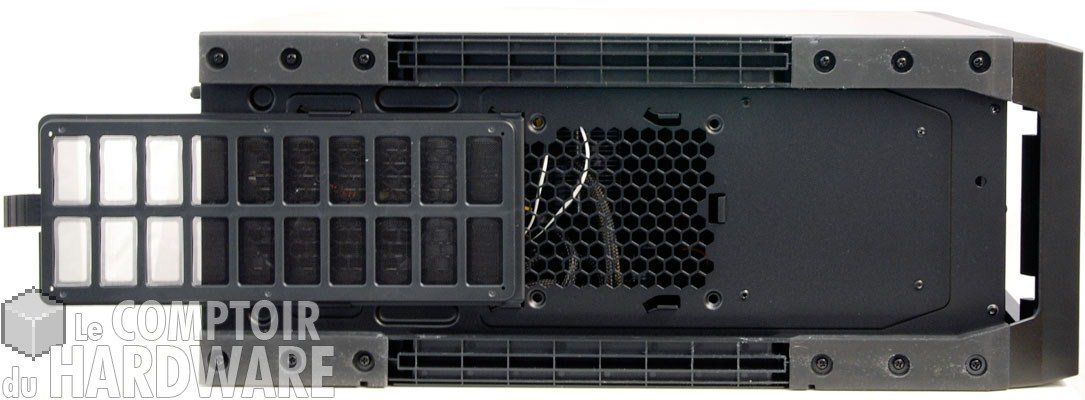 Silencio 650 vu sous sa juppe