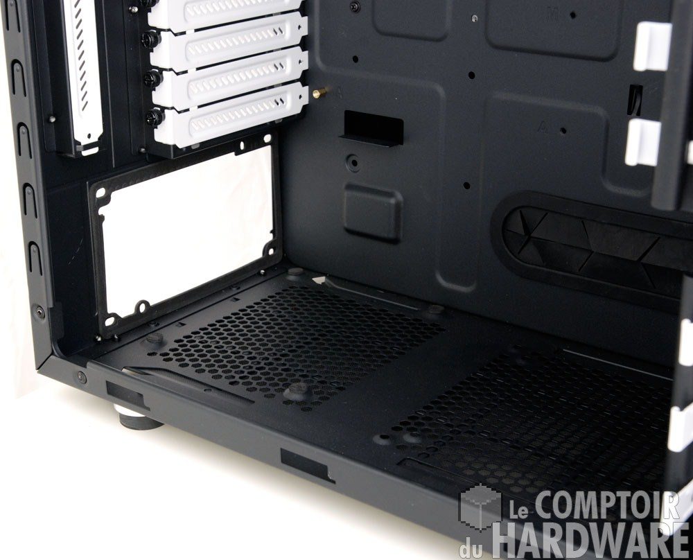 Emplacement PSU sur Define R4