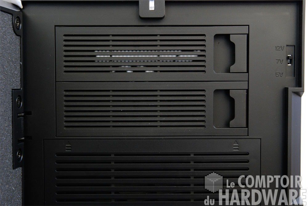 Détails sur la façade du Define R4