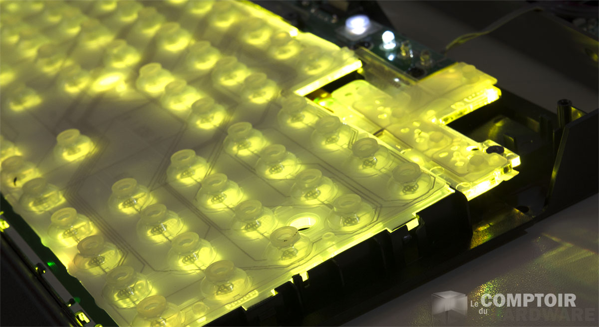 K50 : la lumière diffusée via une plaque plexi