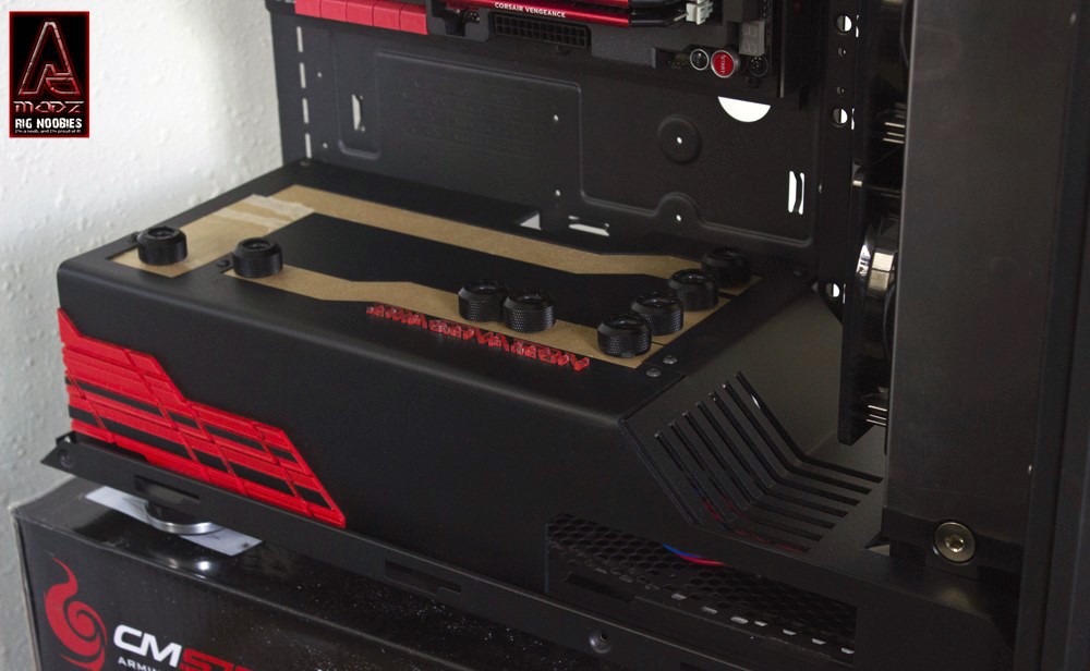 Modding : Adamski07 - Project Imagination : Ce cache permet de camoufler tout un joyeux bazar.