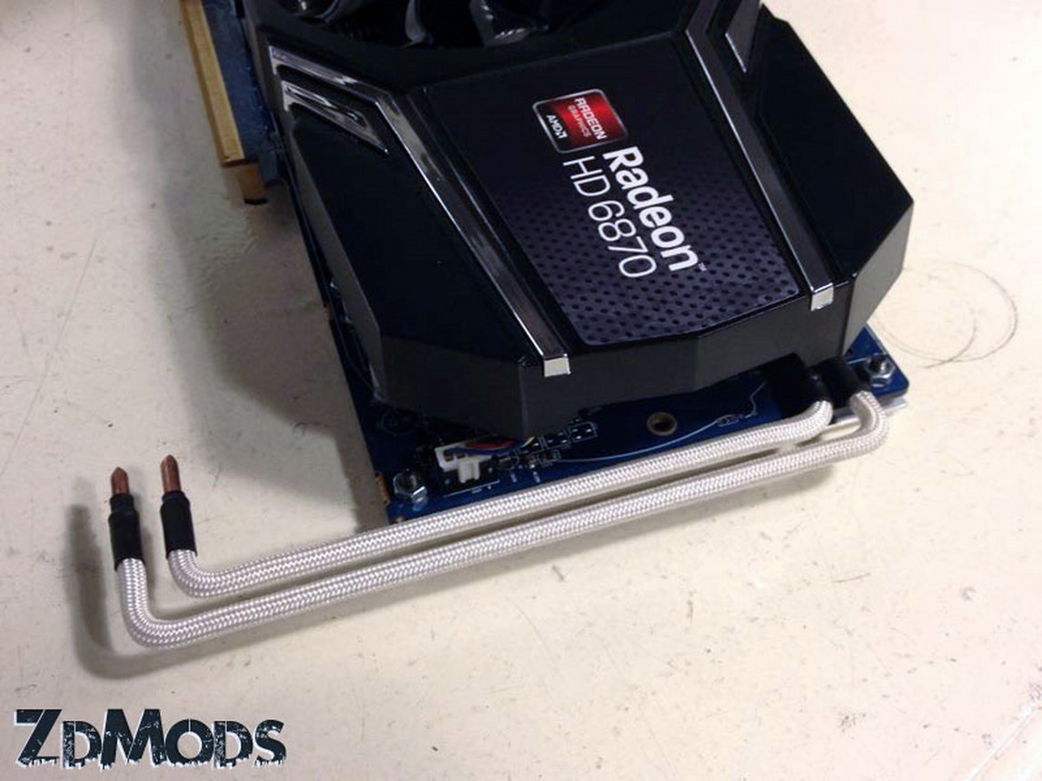 Modding : Meelobee - Project 180 : Les câbles dalimentation rigides sont à la mode, et le résultat est vraiment sympa.