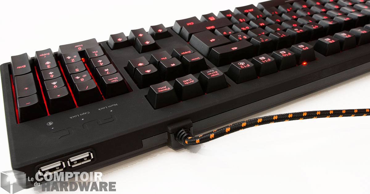 aux fesses, deux ports USB 2.0