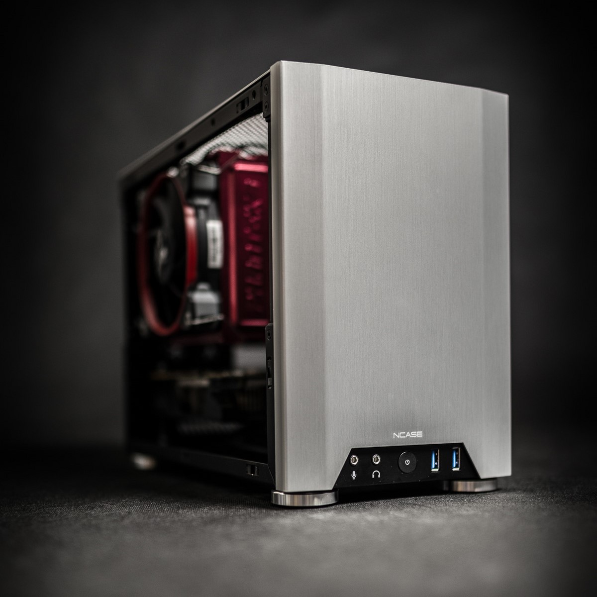 Modding : Malik - M1 : Le design est très sobre et épuré, comme un Lian-Li en fait.