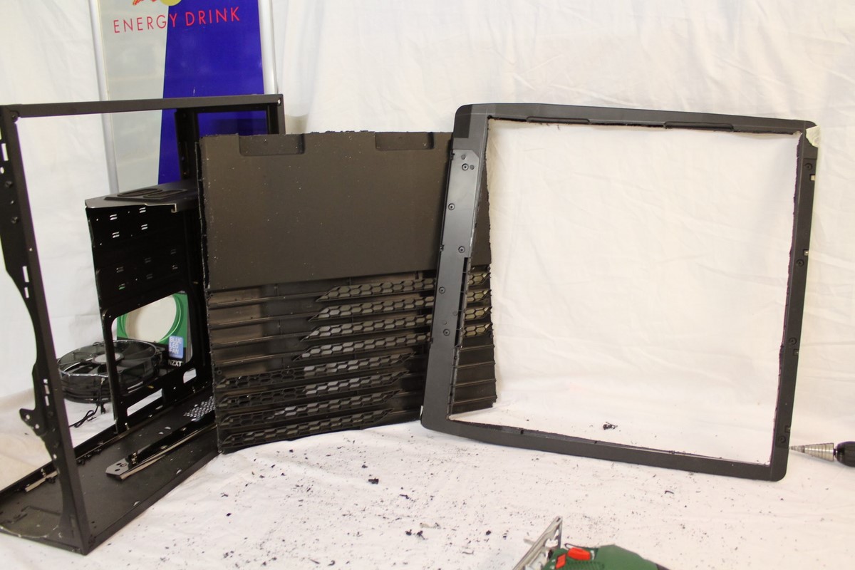 Modding : Mike Petereyns - Red Bull X1 Prototype : Ce soir chez Mike, cest soirée découpe, tubtubilubilu.