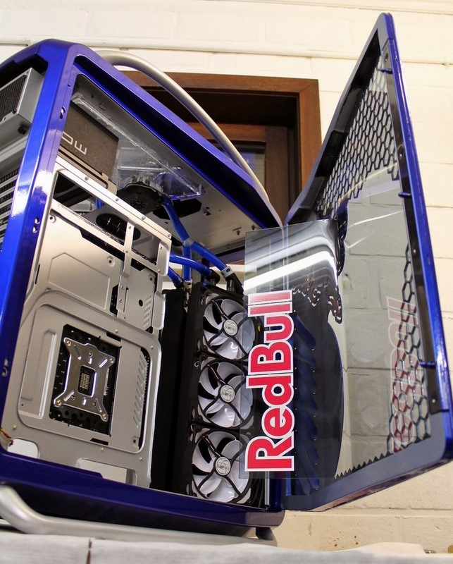 Modding : Mike Petereyns - Red Bull X1 Prototype : Les déflecteurs en plexi dévient l'air chaud vers l'extérieur.