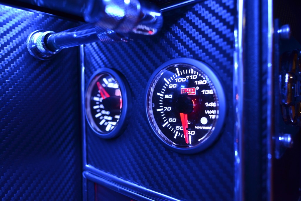 Modding : Ronnie Hara - Skyline GTR : Comment on lit lheure sur ces machins ?