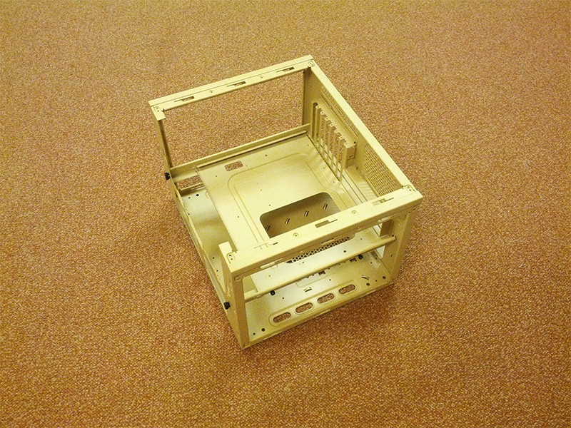 Modding : Ian Van Der Mijn - Kyubu : Larmature externe en bois transfigure complètement ce Haf XB.