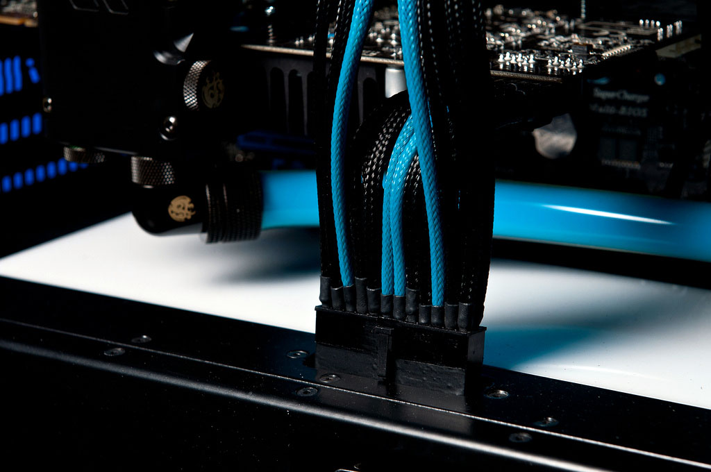 Modding : Pinwmpires - Msidia Edition : Lidée est bonne, dommage que la qualité du gainage ne suive pas.