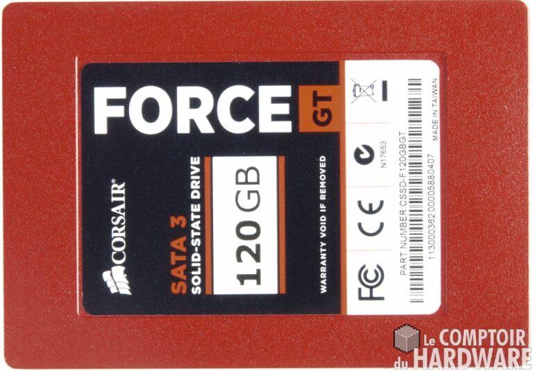 corsair force 3 gt dessus (il aime dominer le cochon)