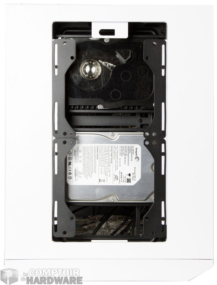 et là sans la grille