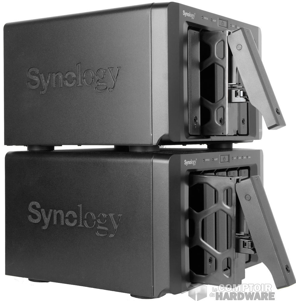 Le côté des boitiers