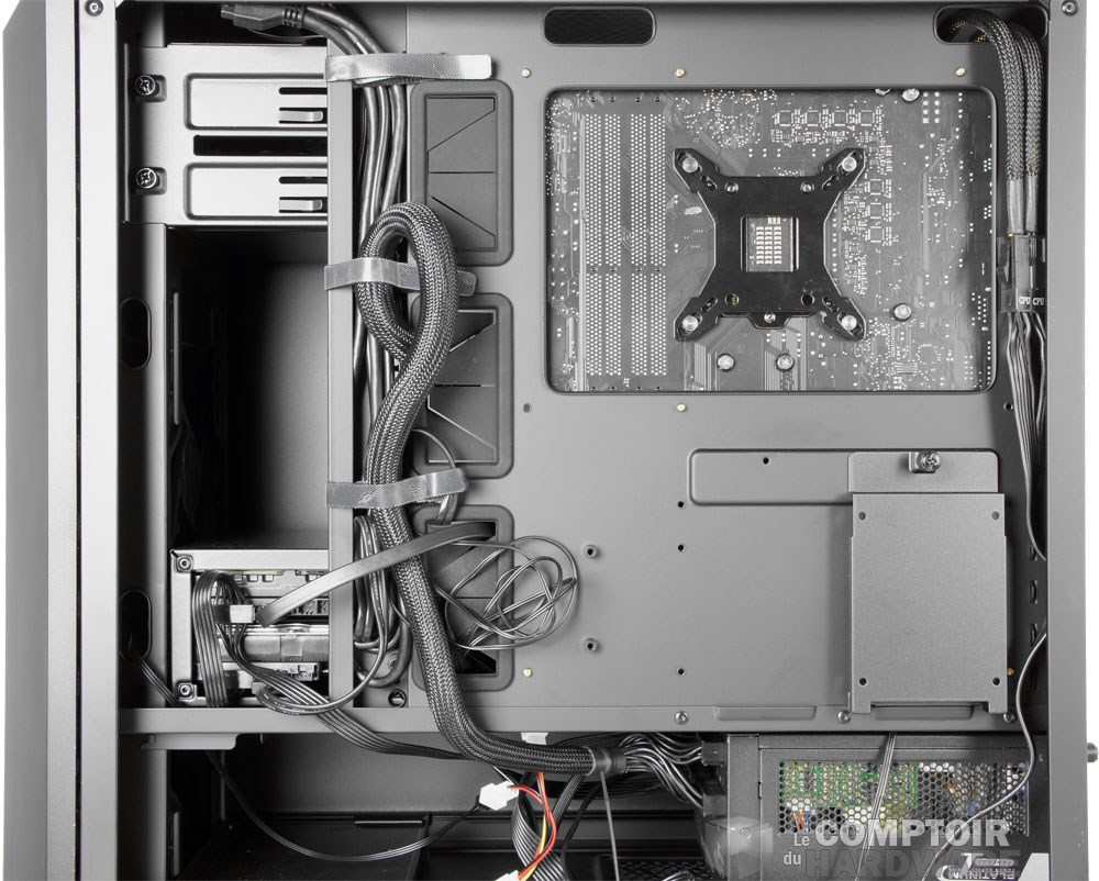 Derrière la CM, un support 2.5