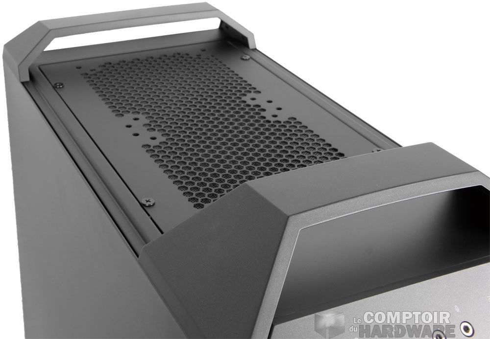 Poignées et grille d'aération sur MasterCase 5